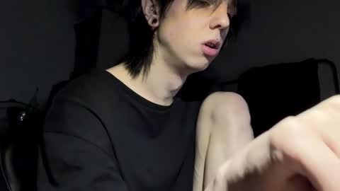 Mark online show from April 14, 11:26 pm