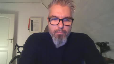 marriedcock1980 online show from December 11, 3:33 pm