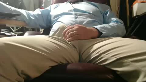 Snapshot of marrieddad19751975 chatting on October 31, 2:13 am only fans marrieddad19751975 online show from October 31, 2:13 am