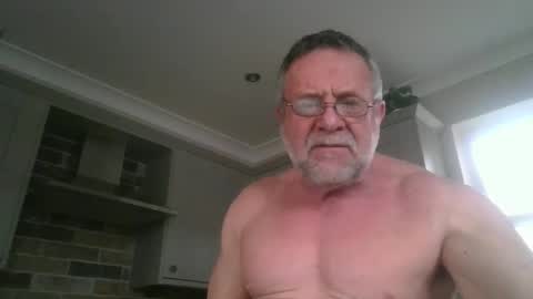 martinrgbxxxx online show from December 31, 9:53 am