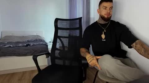 masculineguy69 online show from November 3, 8:51 am