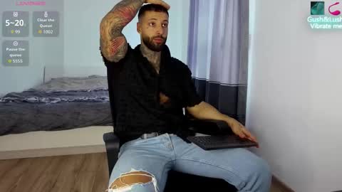 masculineguy69 online show from October 27, 9:33 am