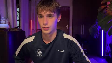 Snapshot of mason_gallagher chatting on October 24, 8:54 pm Mason online show from October 24, 8:54 pm