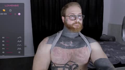 Snapshot of master_oil chatting on December 18, 10:02 pm Huge Alex online show from December 18, 10:02 pm