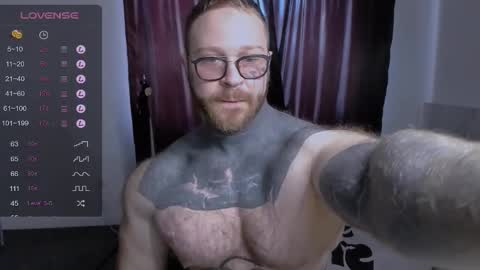 Snapshot of master_oil chatting on March 7, 5:40 am Huge Alex online show from March 7, 5:40 am