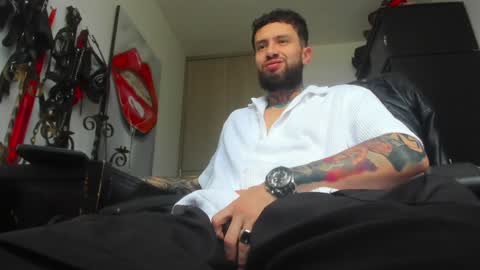 Snapshot of master_steven_01 chatting on December 30, 10:34 pm steven  online show from December 30, 10:34 pm