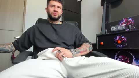 Snapshot of master_steven_01 chatting on February 27, 7:58 pm steven  online show from February 27, 7:58 pm