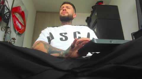 Snapshot of master_steven_01 chatting on January 6, 3:40 pm steven  online show from January 6, 3:40 pm