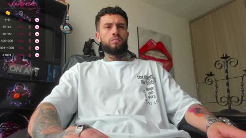 Snapshot of master_steven_01 chatting on December 17, 6:42 pm steven  online show from December 17, 6:42 pm