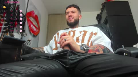 Snapshot of master_steven_01 chatting on January 3, 4:59 pm steven  online show from January 3, 4:59 pm