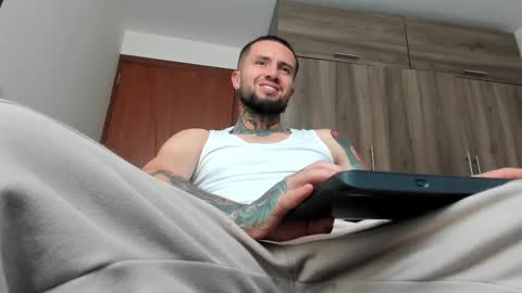 Snapshot of master_steven_01 chatting on October 21, 10:01 pm steven  online show from October 21, 10:01 pm