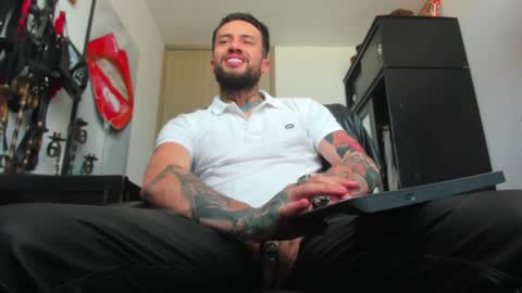 Snapshot of master_steven_01 chatting on February 1, 8:16 pm steven  online show from February 1, 8:16 pm