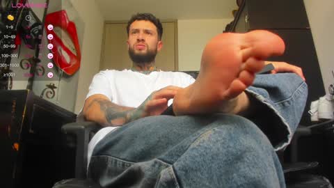 Snapshot of master_steven_01 chatting on December 31, 9:28 pm steven  online show from December 31, 9:28 pm