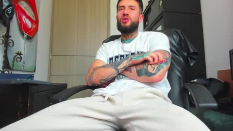 Snapshot of master_steven_01 chatting on January 17, 8:26 pm steven  online show from January 17, 8:26 pm