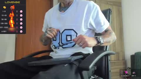 Snapshot of master_steven_01 chatting on September 11, 11:04 pm steven  online show from September 11, 11:04 pm