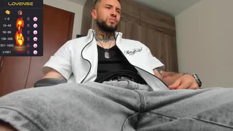 Snapshot of master_steven_01 chatting on September 8, 4:39 pm steven  online show from September 8, 4:39 pm