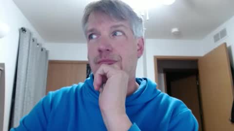 Snapshot of master_thorn chatting on February 5, 3:55 am Master Thorn online show from February 5, 3:55 am