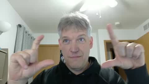 Snapshot of master_thorn chatting on February 11, 2:14 am Master Thorn online show from February 11, 2:14 am