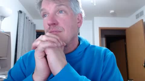 Snapshot of master_thorn chatting on February 6, 3:37 am Master Thorn online show from February 6, 3:37 am