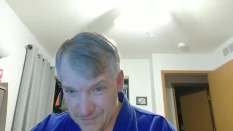 Snapshot of master_thorn chatting on March 1, 4:15 am Master Thorn online show from March 1, 4:15 am