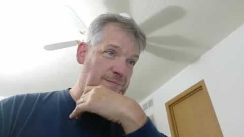 Snapshot of master_thorn chatting on September 9, 2:11 am Master Thorn online show from September 9, 2:11 am