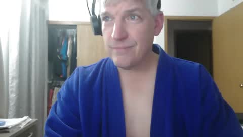 Snapshot of master_thorn chatting on December 29, 2:38 am Master Thorn online show from December 29, 2:38 am