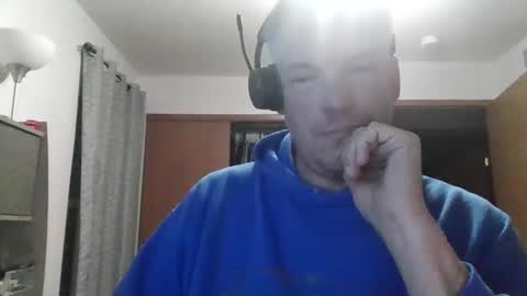 Snapshot of master_thorn chatting on December 3, 6:24 am Master Thorn online show from December 3, 6:24 am