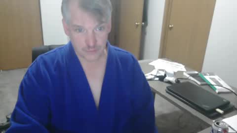 Snapshot of master_thorn chatting on January 20, 3:04 am Master Thorn online show from January 20, 3:04 am