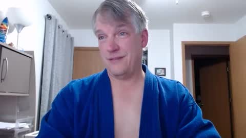 Snapshot of master_thorn chatting on February 8, 3:08 am Master Thorn online show from February 8, 3:08 am