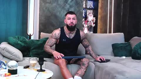 masterkingofmuscle online show from January 3, 8:21 am