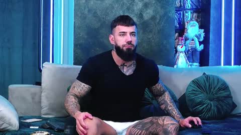 masterkingofmuscle online show from December 6, 8:48 am