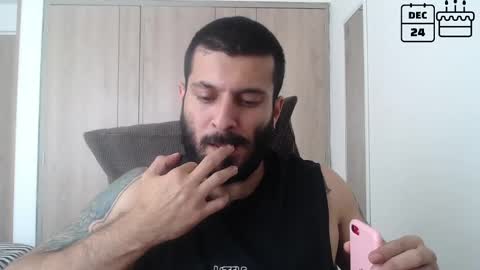 Snapshot of masterofinfatuation chatting on December 16, 3:11 pm   online show from December 16, 3:11 pm