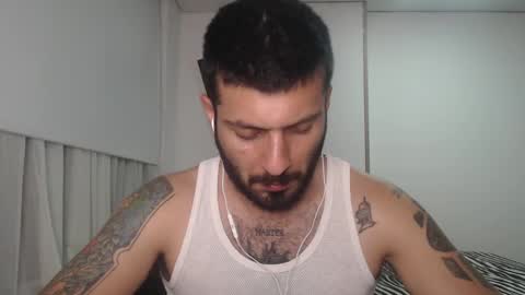 Snapshot of masterofinfatuation chatting on January 11, 4:38 am   online show from January 11, 4:38 am