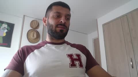 Snapshot of masterofinfatuation chatting on December 28, 8:15 pm   online show from December 28, 8:15 pm