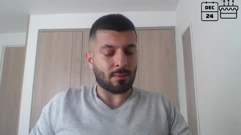 Snapshot of masterofinfatuation chatting on December 20, 1:43 pm   online show from December 20, 1:43 pm