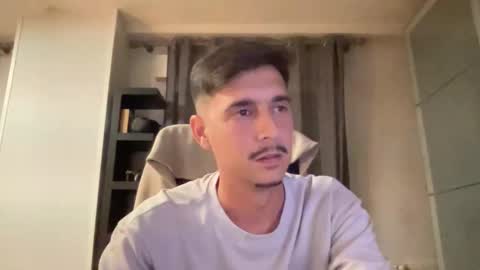 Aaron online show from October 14, 7:54 pm