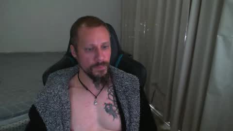 Snapshot of matchy666 chatting on December 17, 5:29 am Matchy online show from December 17, 5:29 am