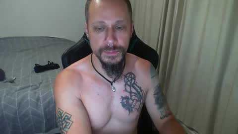 Snapshot of matchy666 chatting on February 17, 5:36 am Matchy online show from February 17, 5:36 am