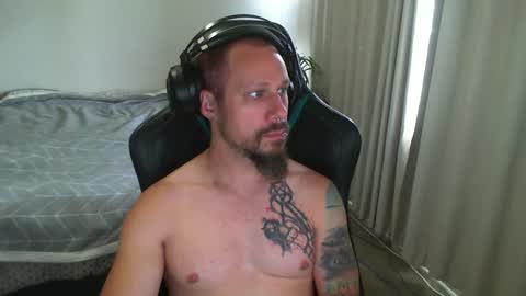 Snapshot of matchy666 chatting on January 2, 2:33 am Matchy online show from January 2, 2:33 am