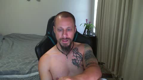 Snapshot of matchy666 chatting on January 16, 6:35 am Matchy online show from January 16, 6:35 am