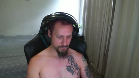 Snapshot of matchy666 chatting on January 1, 5:43 am Matchy online show from January 1, 5:43 am