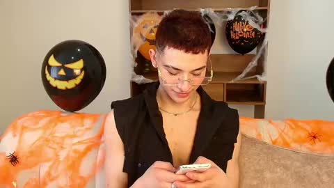 Matheo Montclair online show from October 23, 8:45 pm