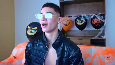 Matheo Montclair online show from October 24, 8:54 pm