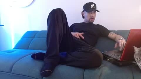 STRURIBE ON INSTAGRAM online show from February 15, 8:06 pm