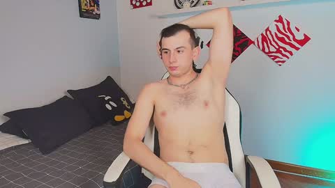 Snapshot of mathew_conelly chatting on December 20, 11:05 pm Matt online show from December 20, 11:05 pm