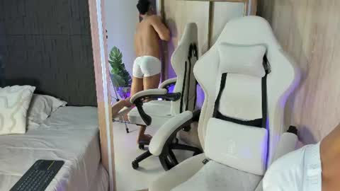 matias_strong1 online show from July 28, 12:48 pm