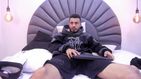 Matthew online show from February 3, 2:53 am