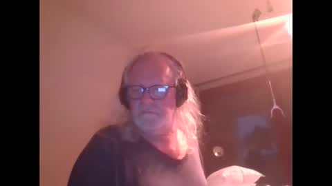 Snapshot of matthy60 chatting on September 17, 6:09 pm Matthias online show from September 17, 6:09 pm