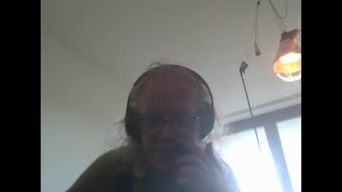 Snapshot of matthy60 chatting on October 4, 10:31 am Matthias online show from October 4, 10:31 am