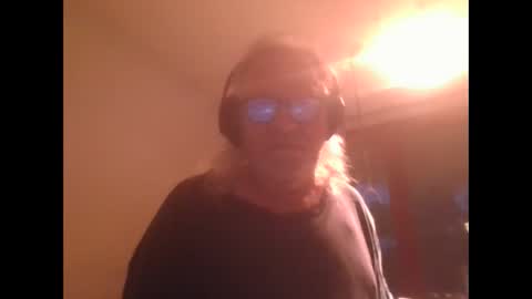 Snapshot of matthy60 chatting on October 8, 7:57 am Matthias online show from October 8, 7:57 am